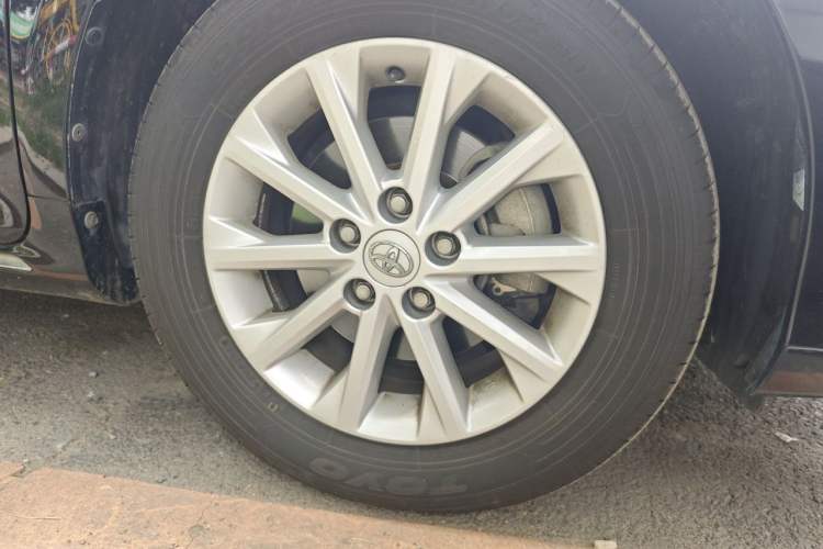 Used Toyota Camry 2012 2.5G Luxury Edition Right Front Wheel Hub
