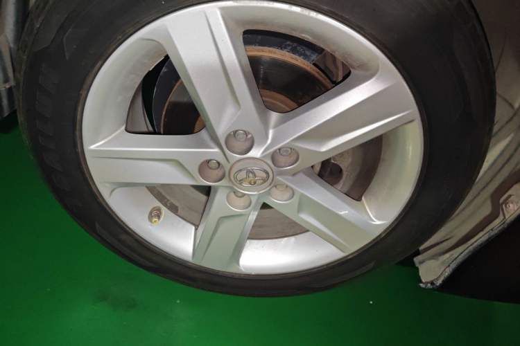 Used Toyota Camry 2012 Junrui 2.0S Radiant Edition Right Front Wheel Hub