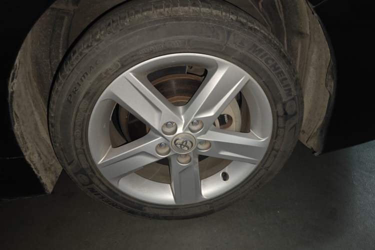 Used Toyota Camry 2012 Junrui 2.0S Radiant Edition Right Front Wheel Hub