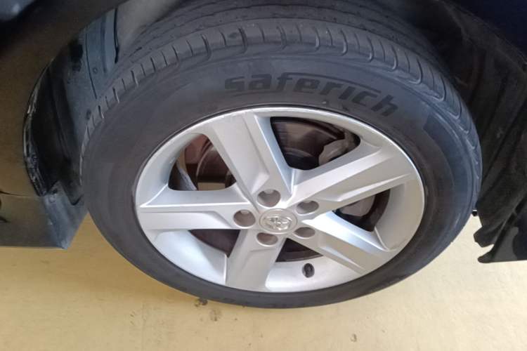 Used Toyota Camry 2012 Junrui 2.0S Radiant Edition Right Front Wheel Hub