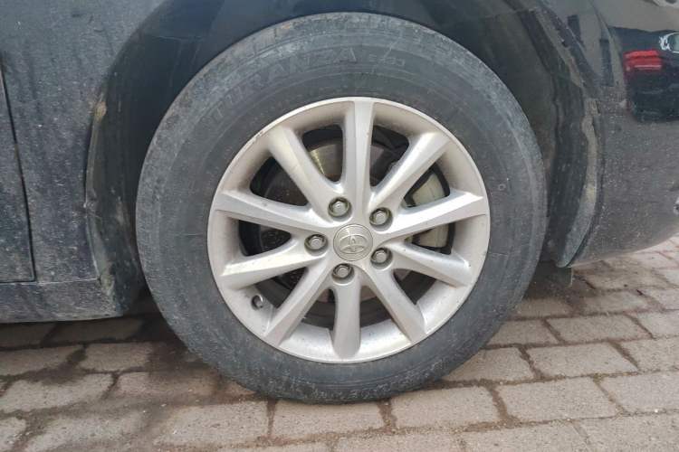 Used Toyota Camry 2012 200E Classic Elite Edition Right Front Wheel Hub