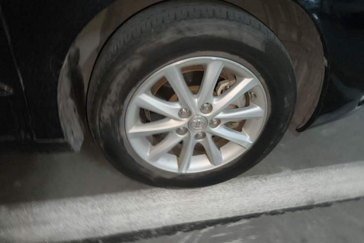 Used Toyota Camry 2012 200E Classic Elite Edition Right Front Wheel Hub