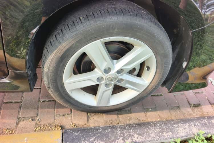 Used Toyota Camry 2012 Junrui 2.0S Radiant Edition Right Front Wheel Hub
