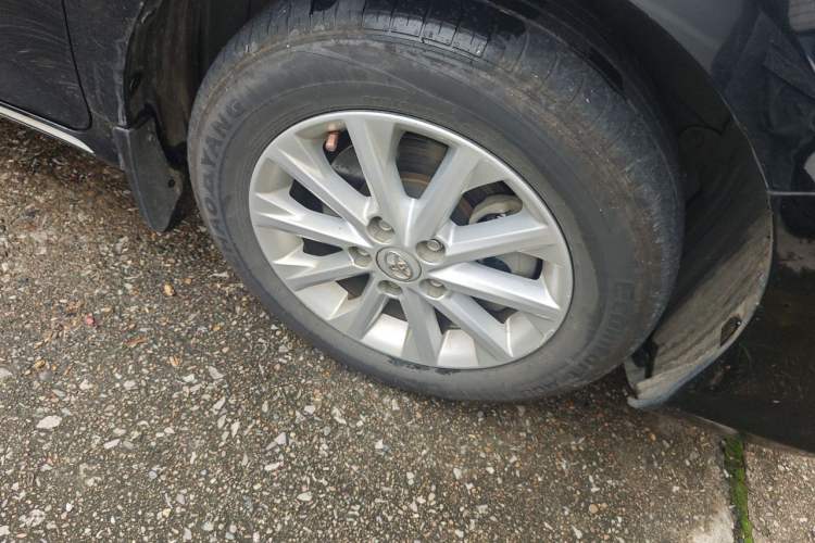 Used Toyota Camry 2012 2.5G Luxury Navigation Edition Right Front Wheel Hub