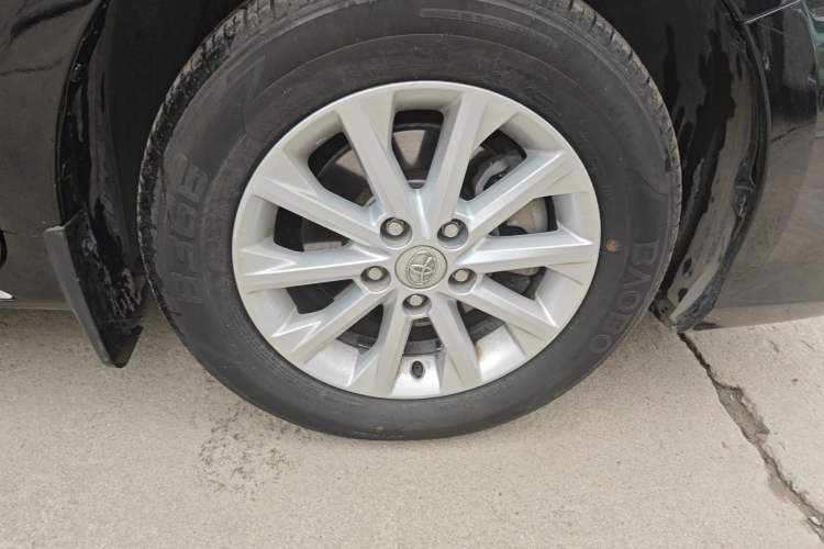 Used Toyota Camry 2012 2.5G Luxury Navigation Edition Right Front Wheel Hub