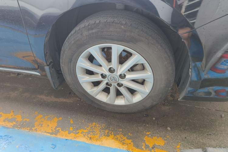 Used Toyota Camry 2012 2.5G Luxury Navigation Edition Right Front Wheel Hub