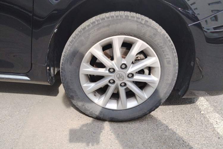 Used Toyota Camry 2012 2.5G Luxury Edition Right Front Wheel Hub