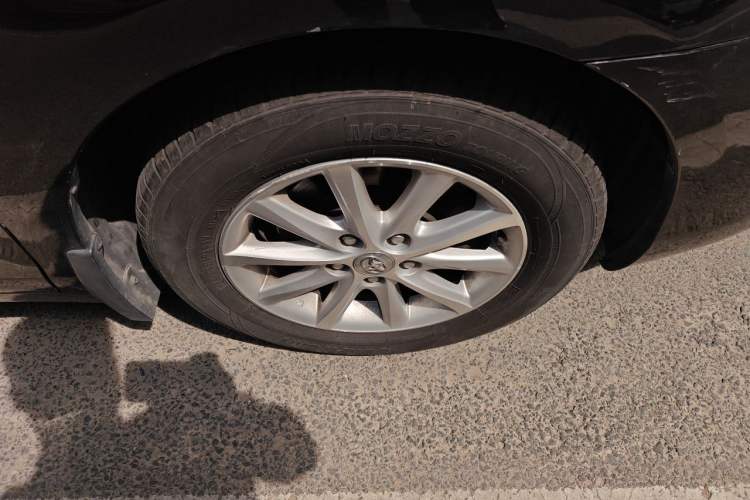 Used Toyota Camry 2012 200E Classic Elite Edition Right Front Wheel Hub