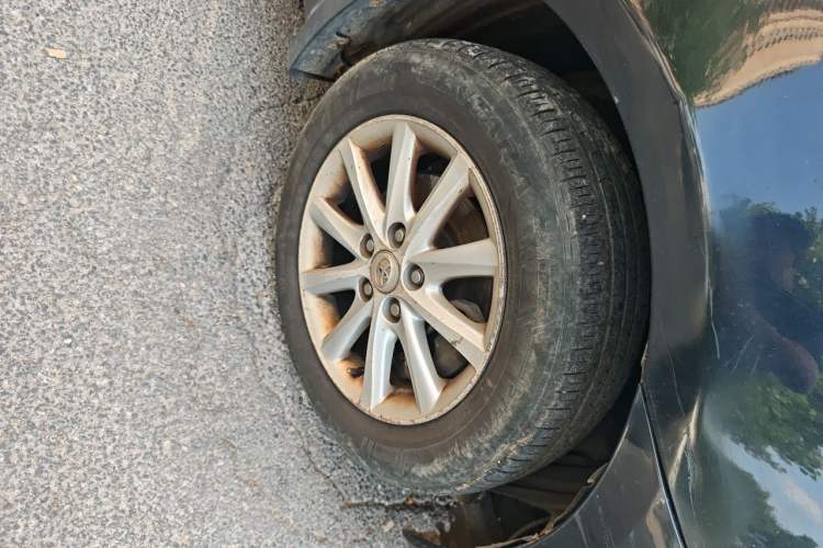 Used Toyota Camry 2012 200G Classic Luxury Edition Right Front Wheel Hub