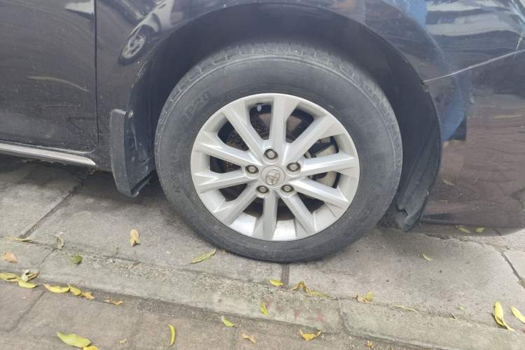 Used Toyota Camry 2012 2.5G Luxury Edition Right Front Wheel Hub