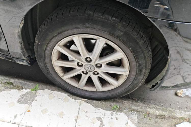 Used Toyota Camry 2012 200E Classic Elite Edition Right Front Wheel Hub