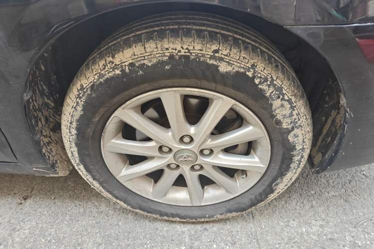 Used Toyota Camry 2012 200E Classic Elite Edition Right Front Wheel Hub
