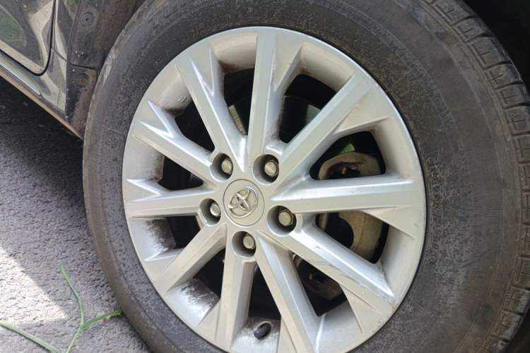 Used Toyota Camry 2012 2.5G Luxury Edition Right Front Wheel Hub
