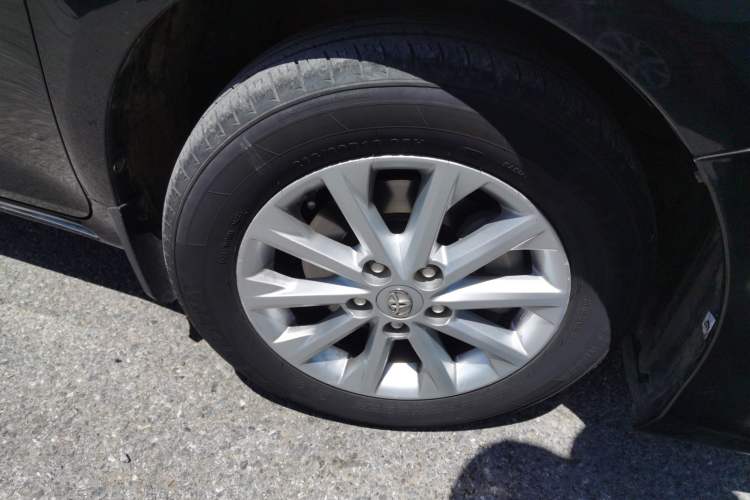Used Toyota Camry 2012 2.5G Luxury Edition Right Front Wheel Hub