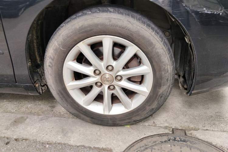 Used Toyota Camry 2012 200E Classic Elite Edition Right Front Wheel Hub
