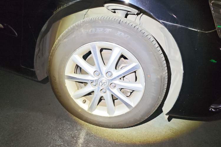 Used Toyota Camry 2012 200G Classic Luxury Edition Right Front Wheel Hub