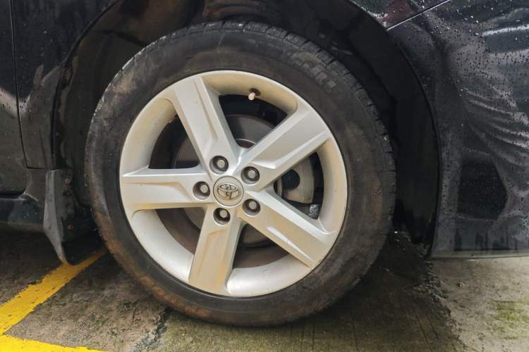 Used Toyota Camry 2012 Junrui 2.0S Radiant Edition Right Front Wheel Hub