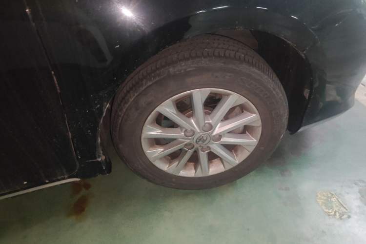 Used Toyota Camry 2012 2.5G Luxury Edition Right Front Wheel Hub