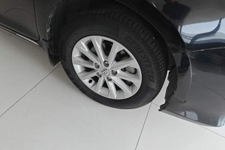 Used Toyota Camry 2012 2.5G Luxury Edition Right Front Wheel Hub