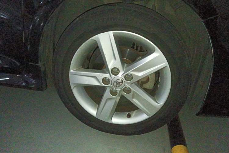 Used Toyota Camry 2012 Junrui 2.0S Radiant Edition Right Front Wheel Hub
