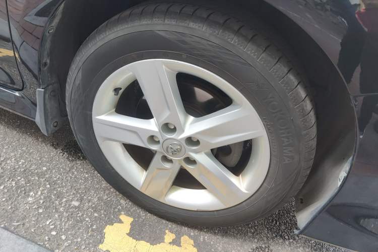 Used Toyota Camry 2012 Junrui 2.0S Radiant Edition Right Front Wheel Hub