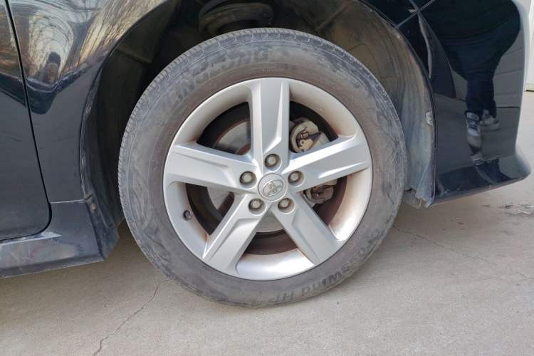 Used Toyota Camry 2012 Junrui 2.0S Radiant Edition Right Front Wheel Hub