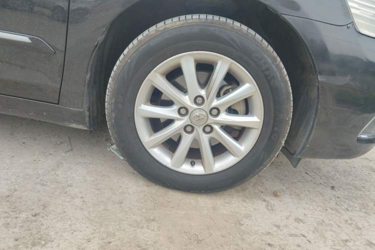 Used Toyota Camry 2012 200E Classic Elite Edition Right Front Wheel Hub
