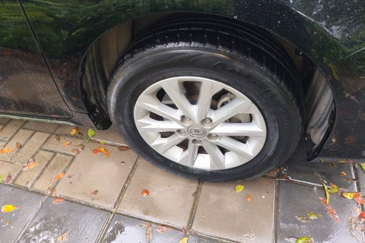 Used Toyota Camry 2012 2.5G Luxury Edition Right Front Wheel Hub