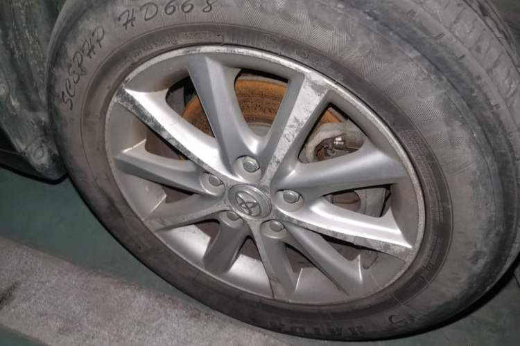 Used Toyota Camry 2012 200E Classic Elite Edition Right Front Wheel Hub