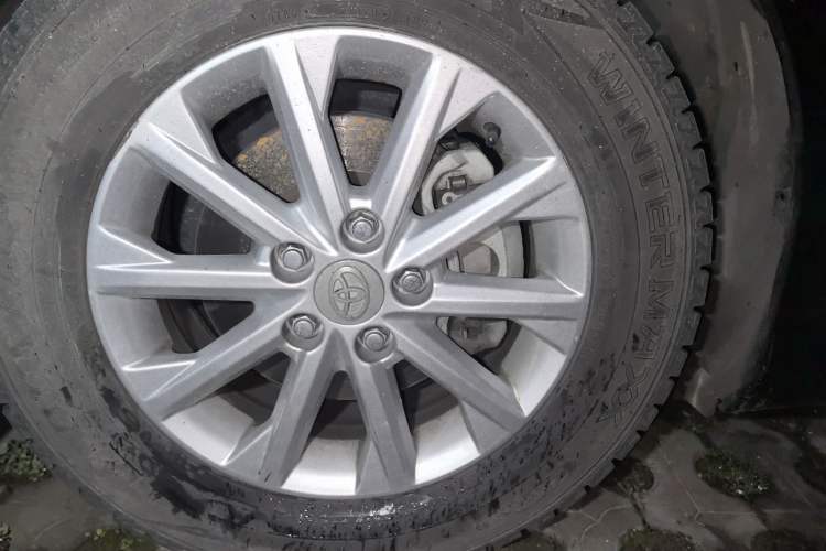 Used Toyota Camry 2012 2.5G Luxury Edition Right Front Wheel Hub
