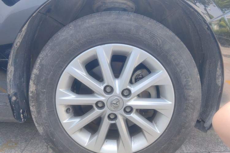 Used Toyota Camry 2012 2.5G Luxury Edition Right Front Wheel Hub