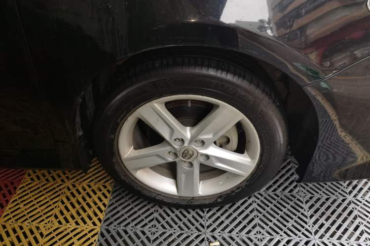 Used Toyota Camry 2012 Junrui 2.0S Radiant Edition Right Front Wheel Hub