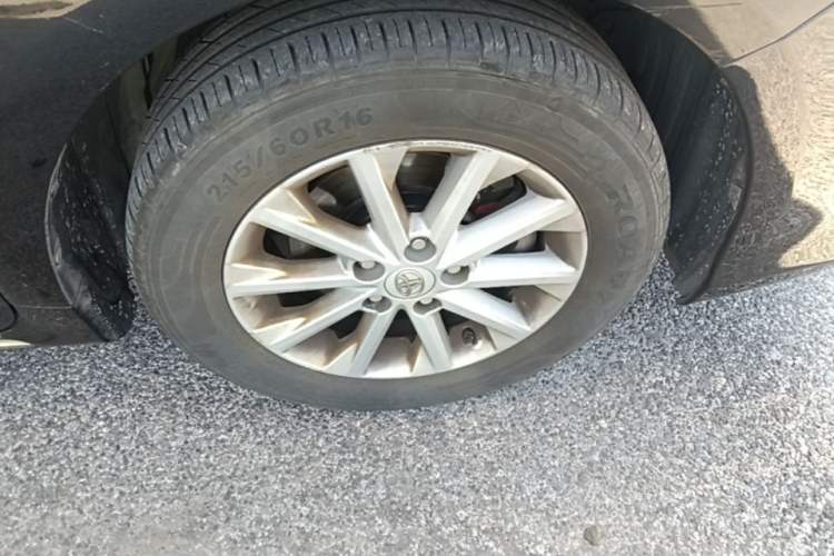 Used Toyota Camry 2012 2.5G Luxury Edition Right Front Wheel Hub