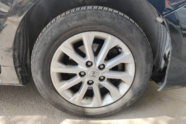 Used Toyota Camry 2012 2.5G Luxury Edition Right Front Wheel Hub