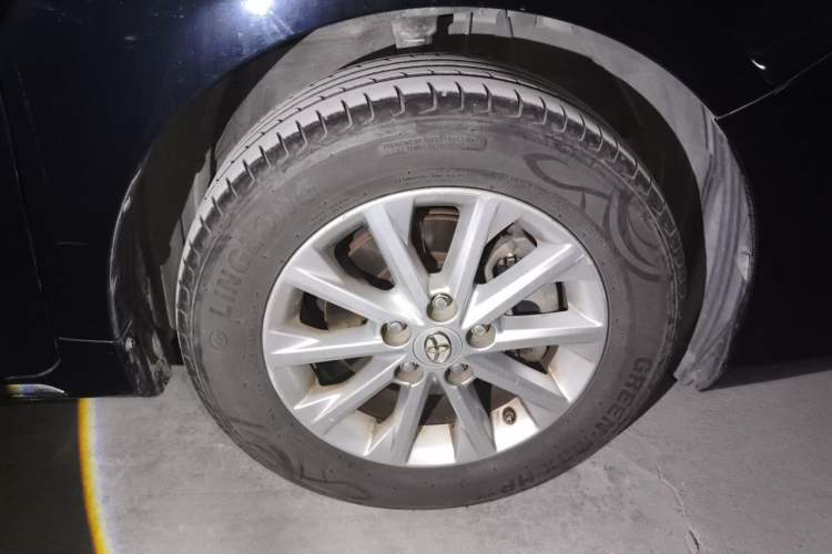 Used Toyota Camry 2012 2.5G Luxury Edition Right Front Wheel Hub