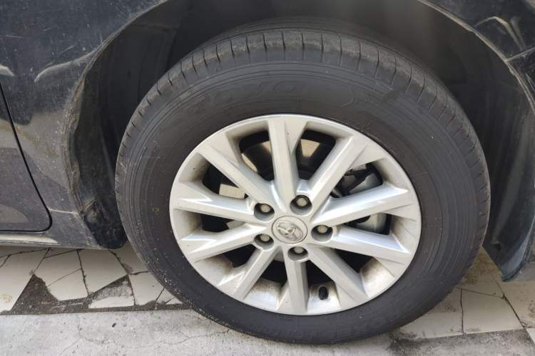 Used Toyota Camry 2012 2.5G Luxury Edition Right Front Wheel Hub