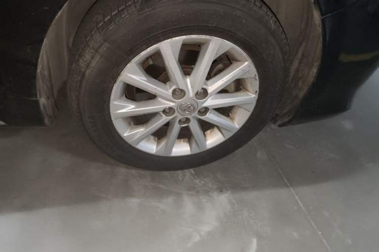 Used Toyota Camry 2012 2.5G Luxury Edition Right Front Wheel Hub