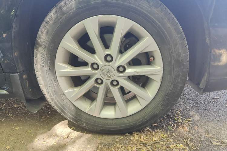 Used Toyota Camry 2012 2.5G Luxury Navigation Edition Right Front Wheel Hub