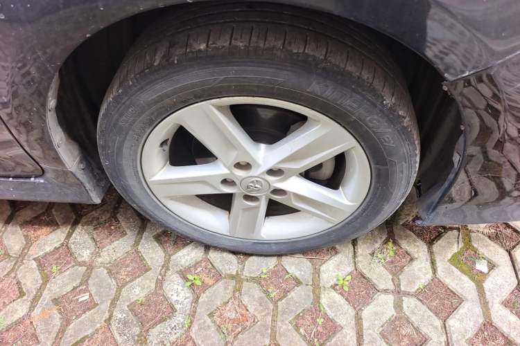 Used Toyota Camry 2012 Junrui 2.0S Radiant Edition Right Front Wheel Hub