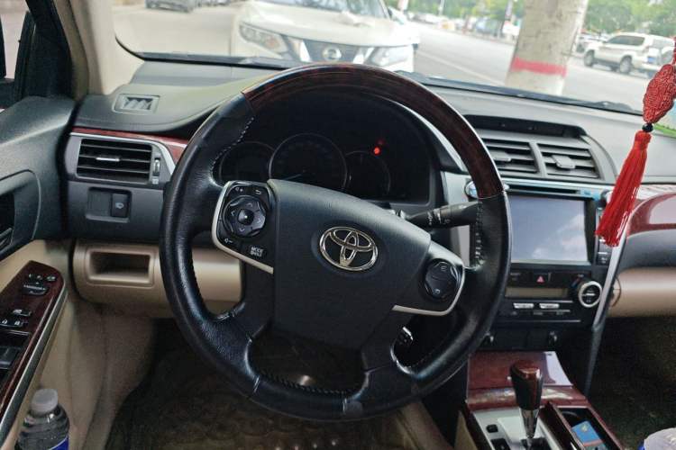 Used Toyota Camry 2012 2.5G Luxury Edition Steering Wheel