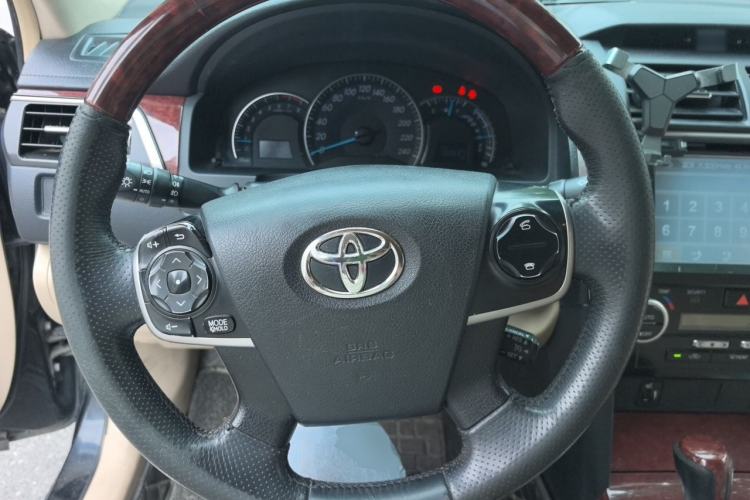Used Toyota Camry 2012 2.5G Luxury Edition Steering Wheel