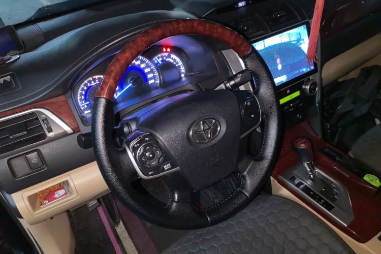 Used Toyota Camry 2012 2.5G Luxury Edition Steering Wheel