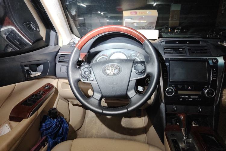 Used Toyota Camry 2012 2.5G Luxury Edition Steering Wheel