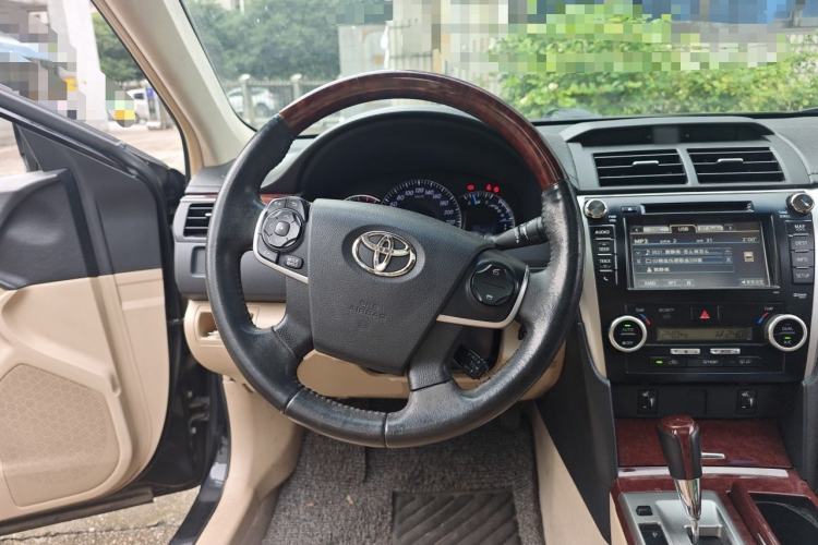 Used Toyota Camry 2012 2.5G Luxury Navigation Edition Steering Wheel