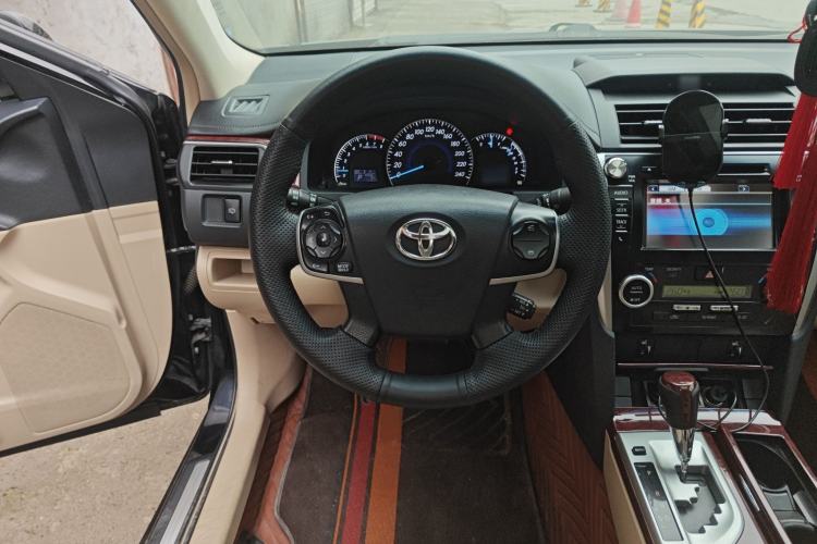 Used Toyota Camry 2012 2.5G Luxury Navigation Edition Steering Wheel