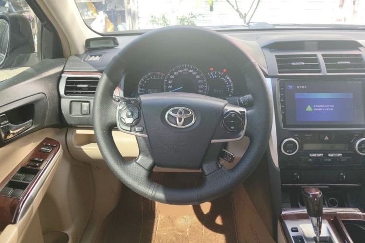 Used Toyota Camry 2012 2.5G Luxury Edition Steering Wheel