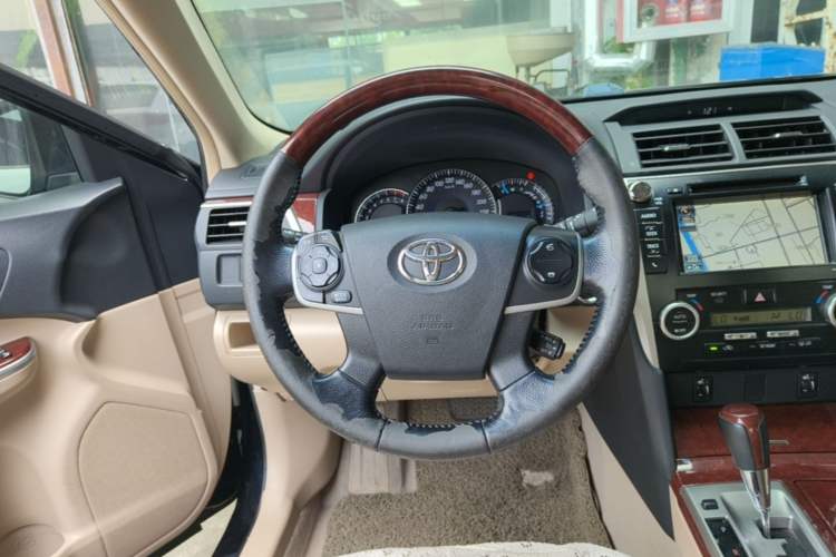 Used Toyota Camry 2012 2.5G Luxury Navigation Edition Steering Wheel