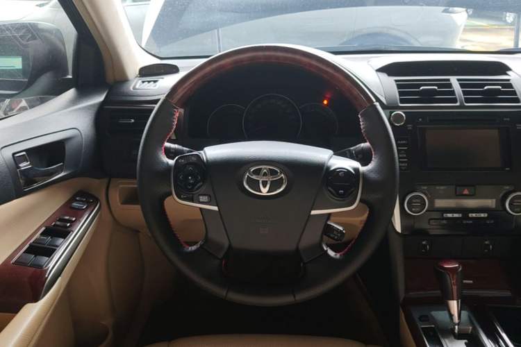 Used Toyota Camry 2012 2.5G Luxury Edition Steering Wheel