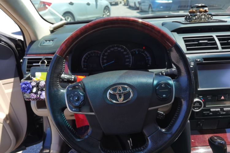 Used Toyota Camry 2012 2.5G Luxury Edition Steering Wheel