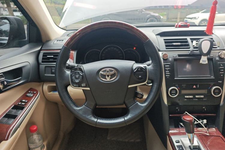 Used Toyota Camry 2012 2.5G Luxury Edition Steering Wheel